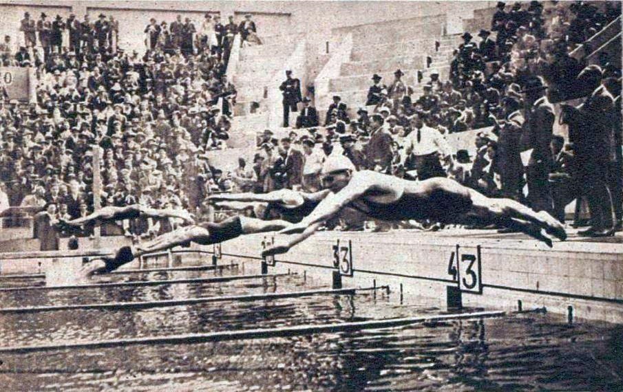 Finale du 400 mètres gage libre des JO 1924 de G. à D. Weissmuller Borg et Charlton